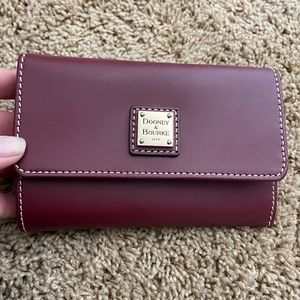 Dooney & Bourke wallet